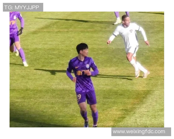 足球明星手机壁纸图片精选让你随时感受球场激情与偶像魅力 足球明星手机壁纸图片精选让你随时感受球场激情与偶像魅力